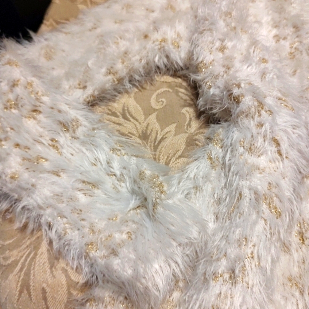 🔸🐇🔸Delightful XOXO Soft Ivory & Gold Lame Plush Furry Sweater Cardigan - M - Picture 6 of 16